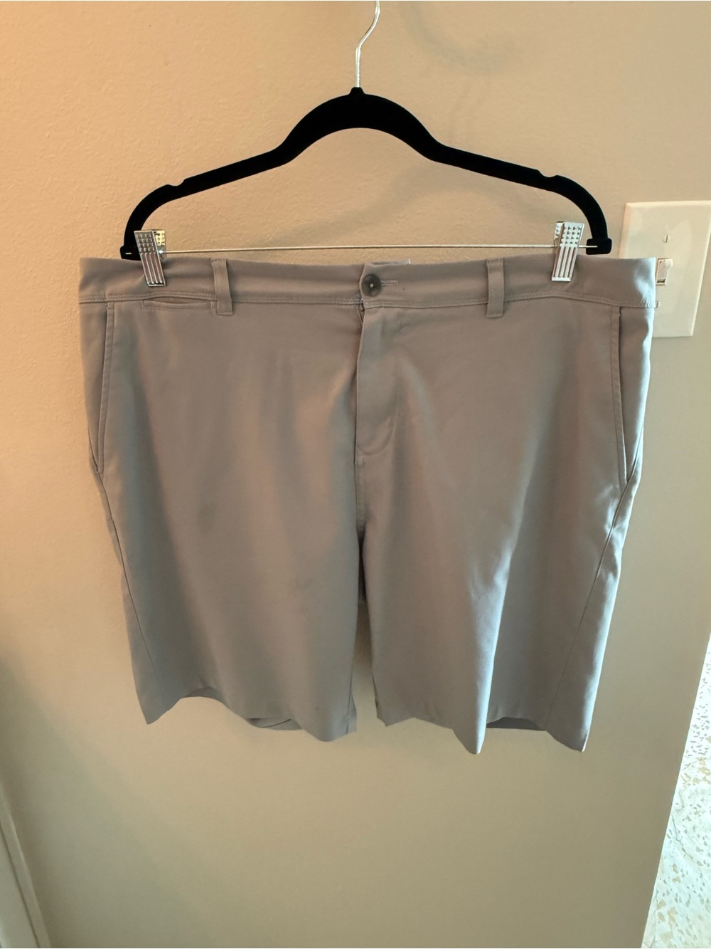 Mizzen+Main Light Gray Flat-Front Performance Shorts